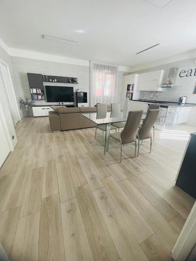 Dimora Santiago 200mt Dal Mare Apartment *